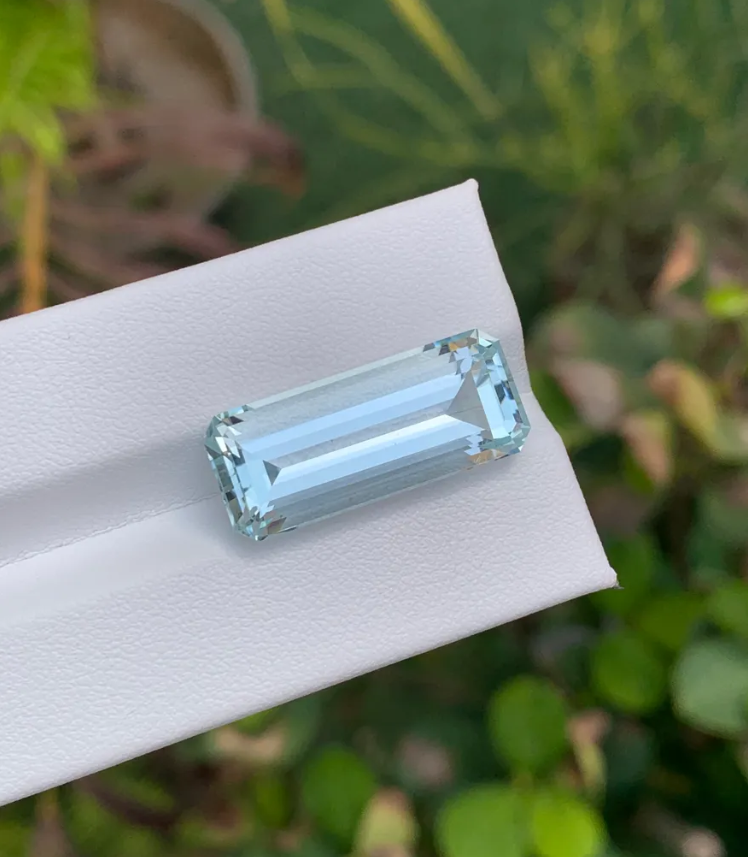 Gem Stone - Variety (Aqua Marine) - Color (Blue) - Shape (Octagonal) - Species (Natural Beryl) - 15.54 carats