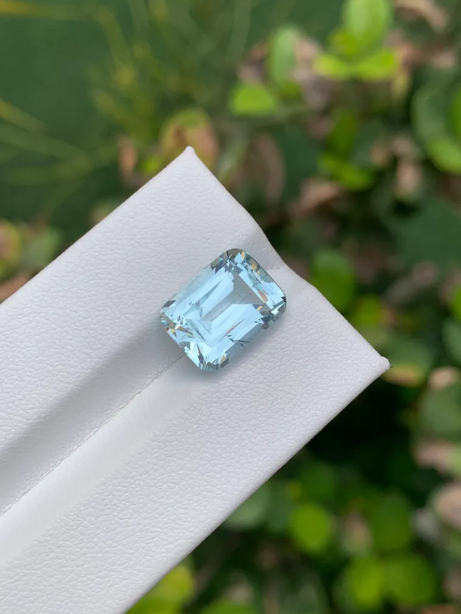 Gem Stone - Variety (Aqua Marine) - Color (Blue) - Shape (Octagonal) - Species (Natural Beryl) - 7.09 carats