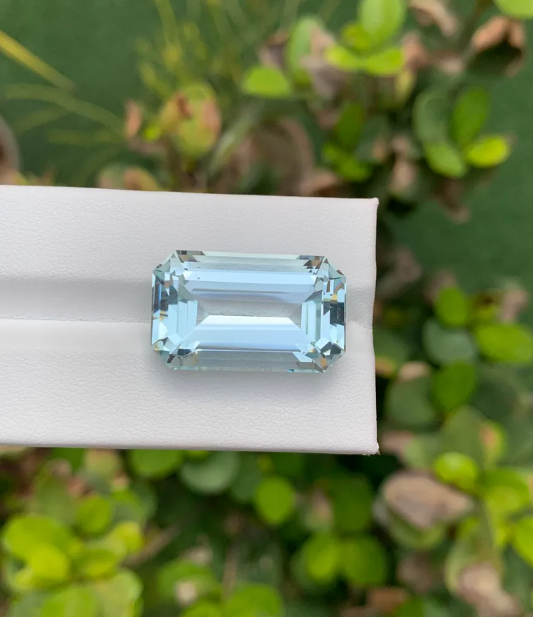 Gem Stone - Variety (Aqua Marine) - Color (Blue) - Shape (Octagonal) - Species (Natural Beryl) - 31.77-carat