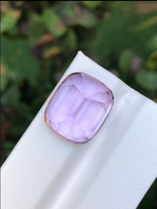 Gem Stone - Variety (Kunzite) - Color (Purplish Pink) - Shape (Hexagone) - Species (Natural Spodumene) - 22.75-carat