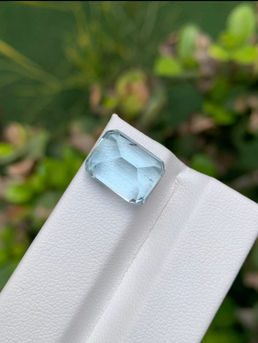 Gem Stone - Variety (Aqua Marine) - Color (Blue) - Shape (Octagonal) - Species (Natural Beryl) - 7.09 carats